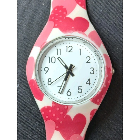 The Unbranded Brand Accessories - FMDNOV006‎ Women's Quartz Watch Red Hearts Pattern Silicone Band Japan Movement